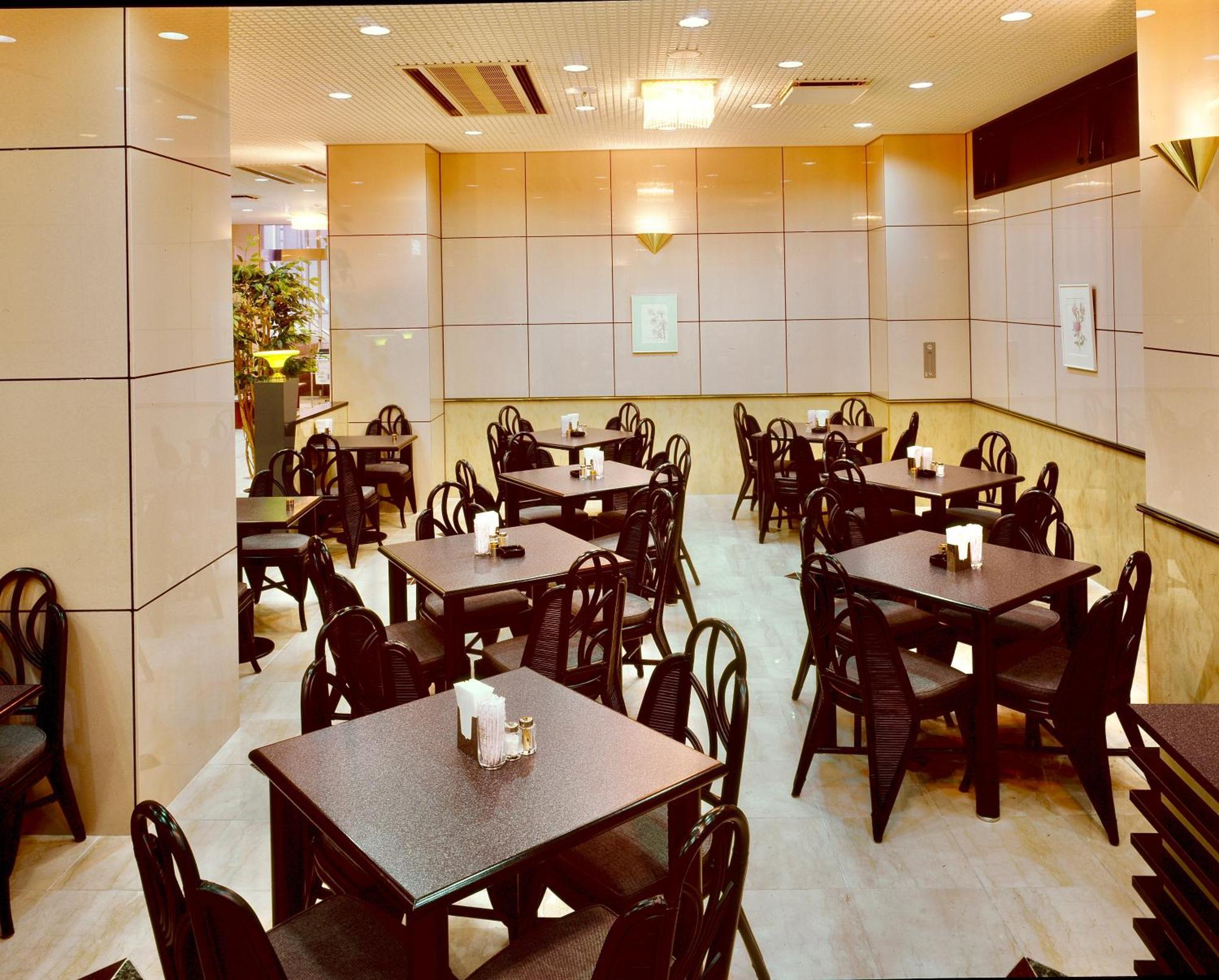 Okayama Ekimae Universal Hotel Εξωτερικό φωτογραφία